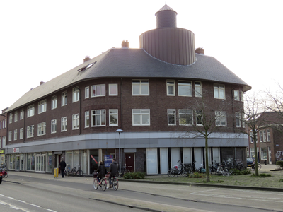 908779 Gezicht op het hoekpand Amsterdamsestraatweg 350, met rechts de 2e Daalsedijk.N.B. bouwjaar: 19291930-1984: ...